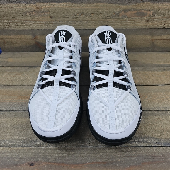 Kyrie Flytrap VI White Black Men's Basketball Shoes Sneakers  NEW - Picture 5 of 11